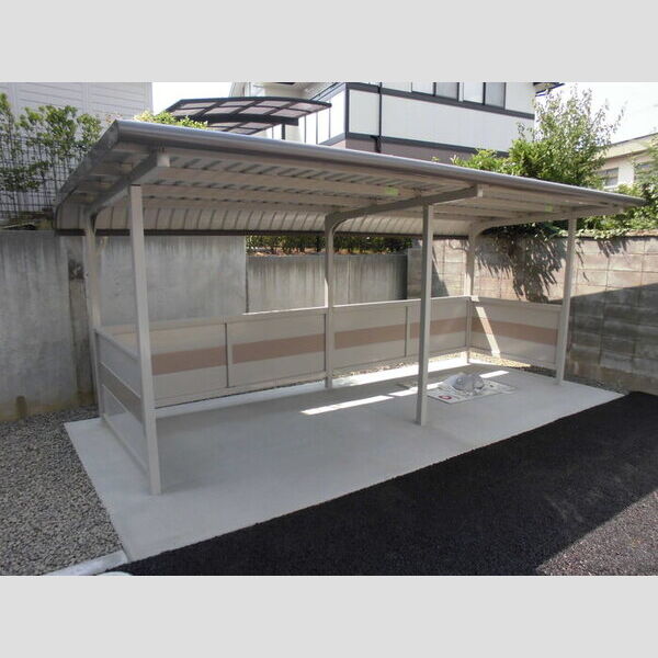 現地周辺 (駐輪場)