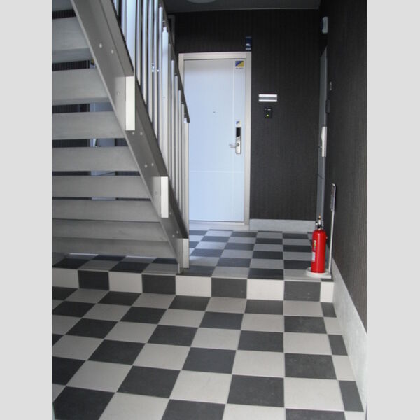 エントランス (エントランス)