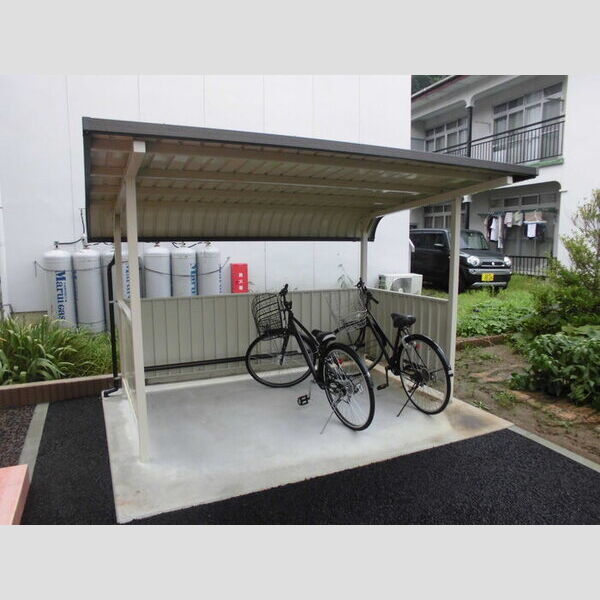 現地周辺 (駐輪場)