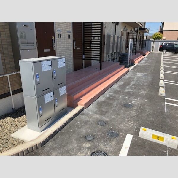 エントランス (宅配BOX)