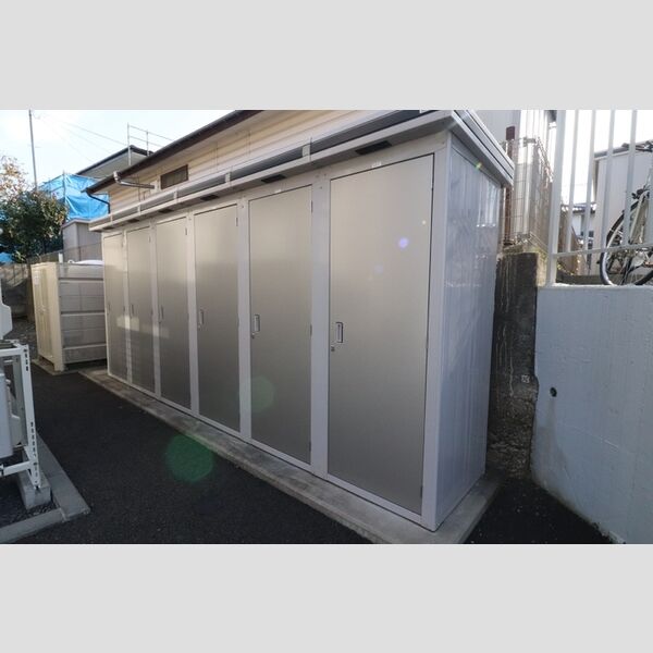 現地周辺 (物置)