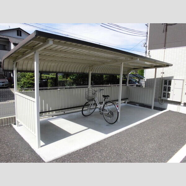 現地周辺 (駐輪場)