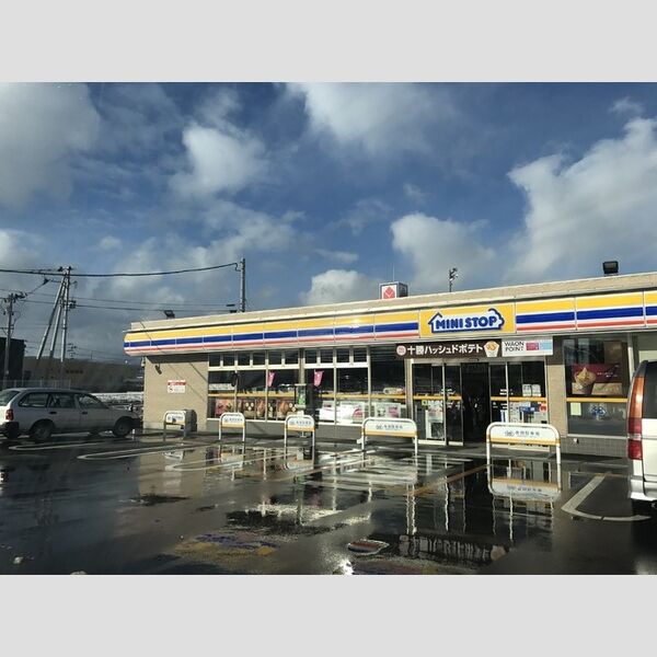 現地周辺 (コンビニ)