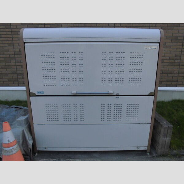 現地周辺 (専用ゴミ庫)