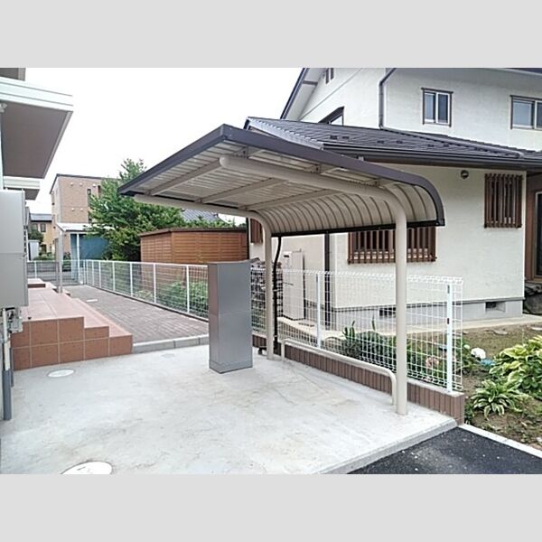 現地周辺 (駐輪場)