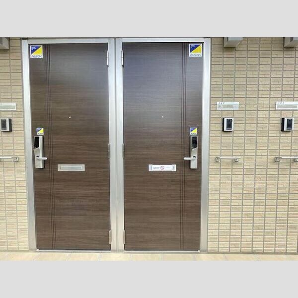 エントランス (エントランス)