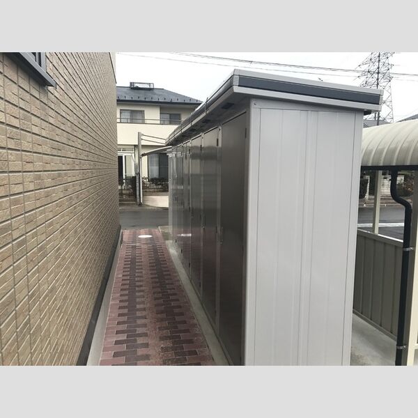 現地周辺 (物置)