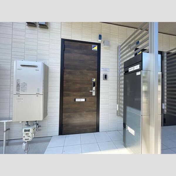 エントランス (エントランス)