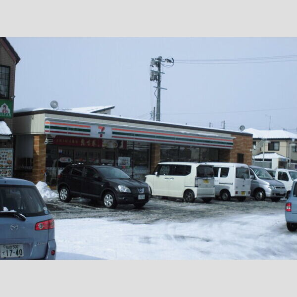現地周辺 (7-11御山店)