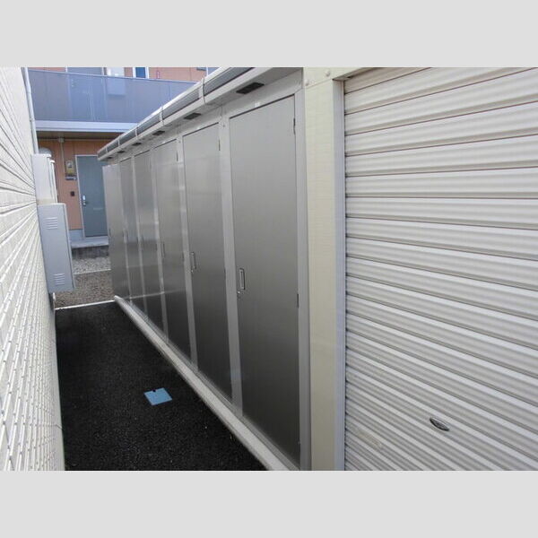 現地周辺 (物置)