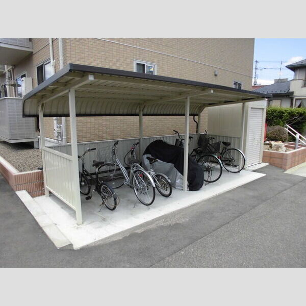 現地周辺 (駐輪場)