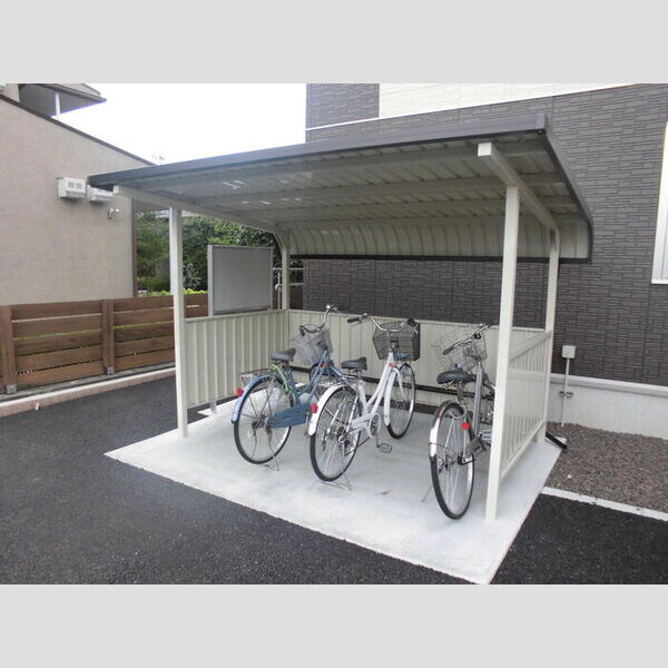 現地周辺 (駐輪場)