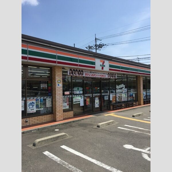 現地周辺 (コンビニ)