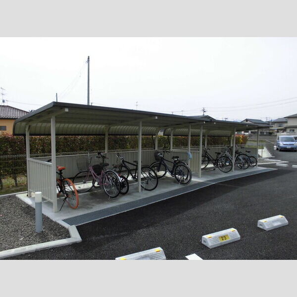 現地周辺 (駐輪場)