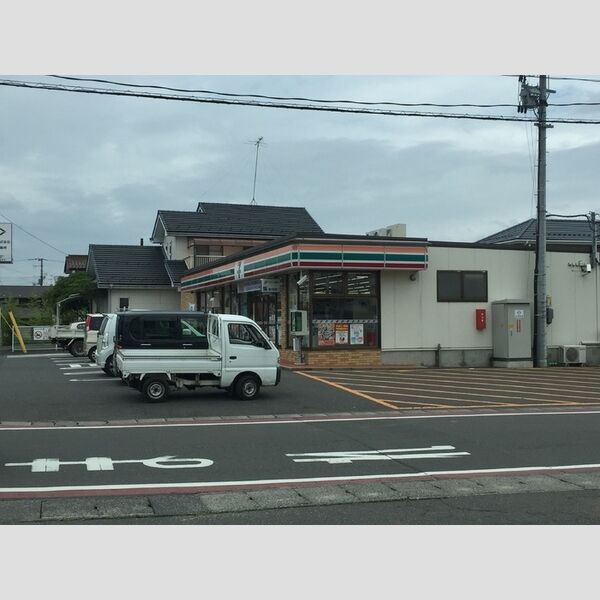 現地周辺 (コンビニ)
