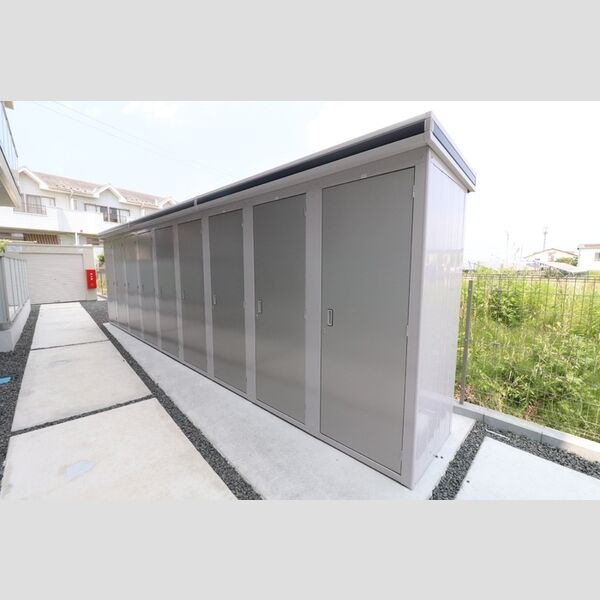 現地周辺 (物置)