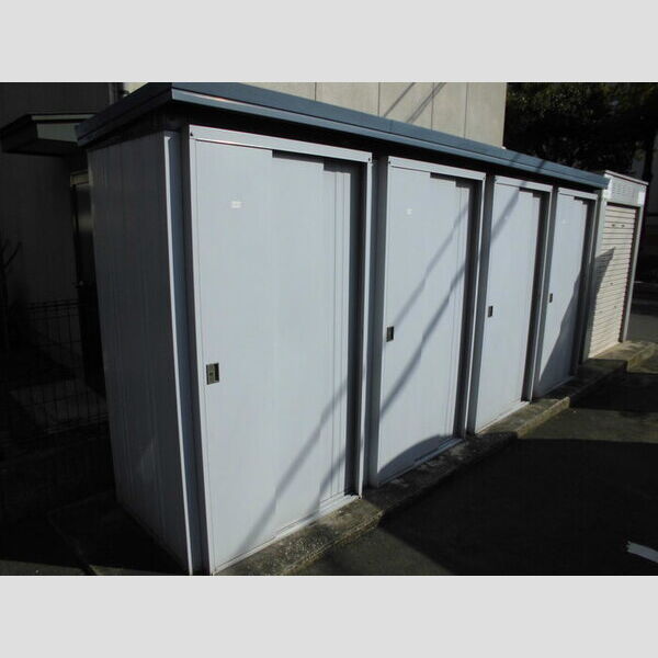 現地周辺 (物置)