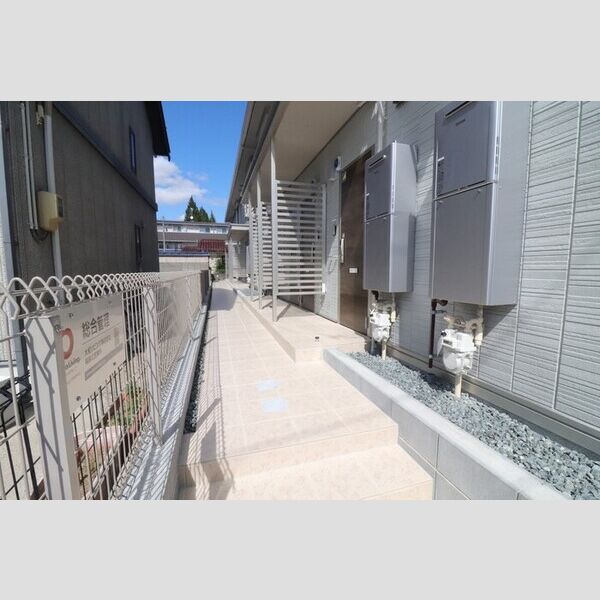 現地周辺 (共用廊下)