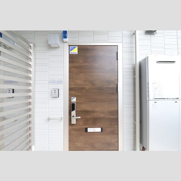 エントランス (エントランス)