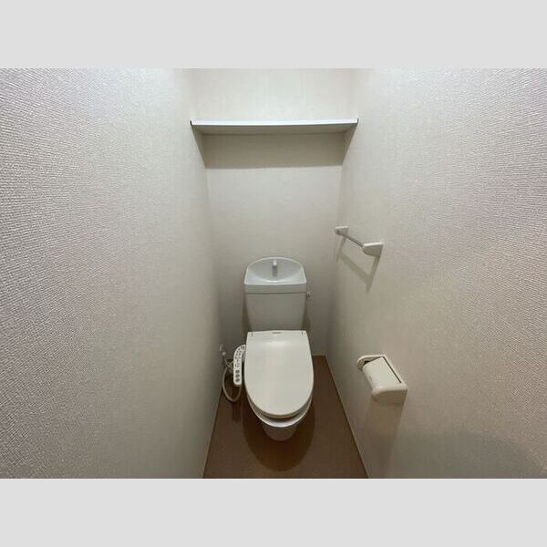 トイレ (トイレ)
