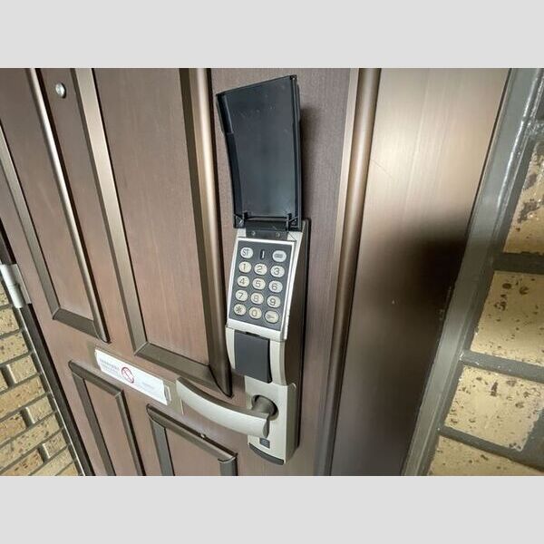 その他設備 (玄関ドア)