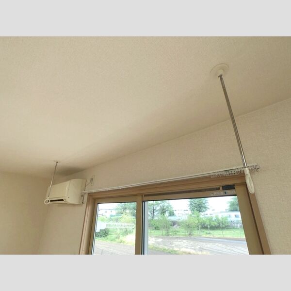 その他設備 (室内物干し)