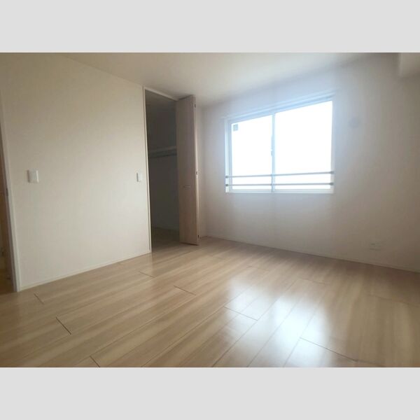 その他 (北側洋室)