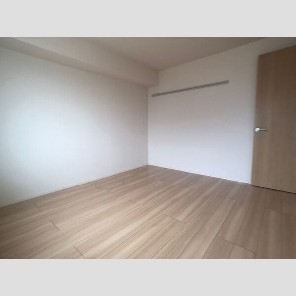 その他 (北側洋室)