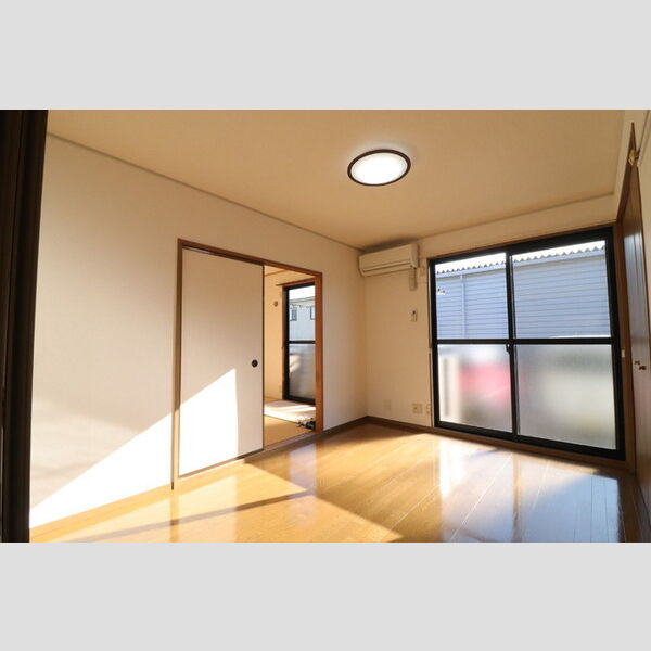 その他 (南側洋室)