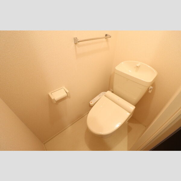 トイレ (トイレ)