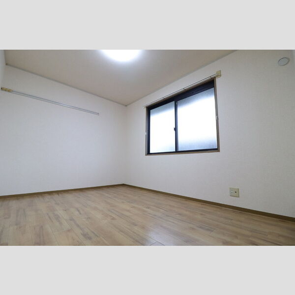 その他 (北側洋室)