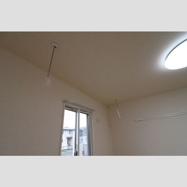 その他設備 (室内物干し)