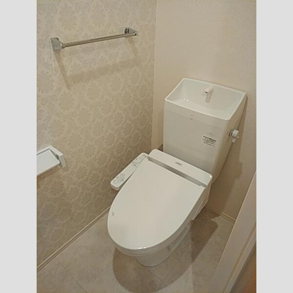 トイレ (温水洗浄暖房便座)