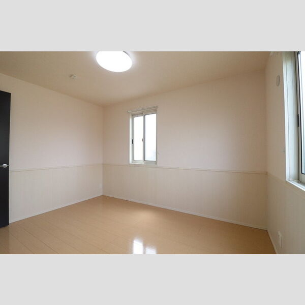 その他 (北側洋室)