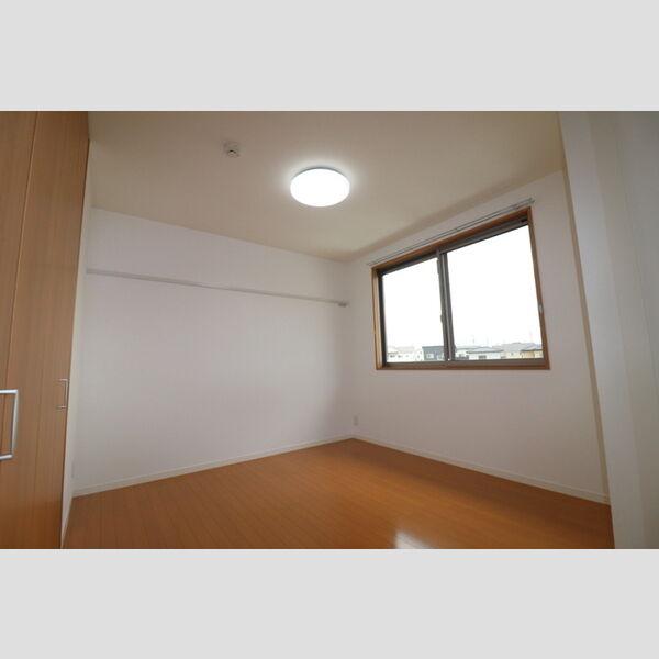 その他 (南東側洋室)