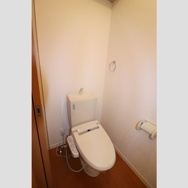 トイレ (トイレ)