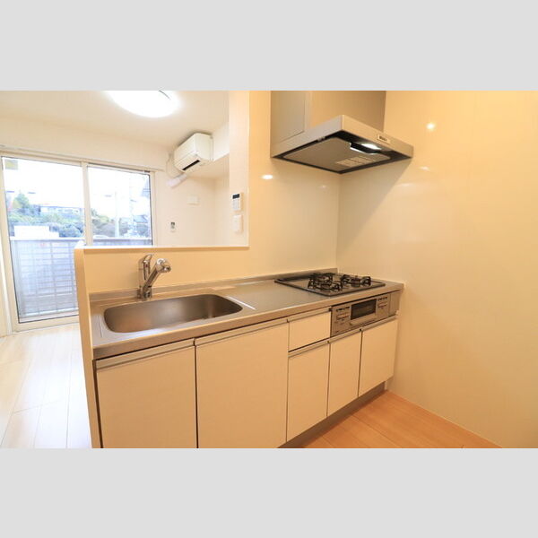 キッチン (3口ガスコンロ付き対面キッチン)