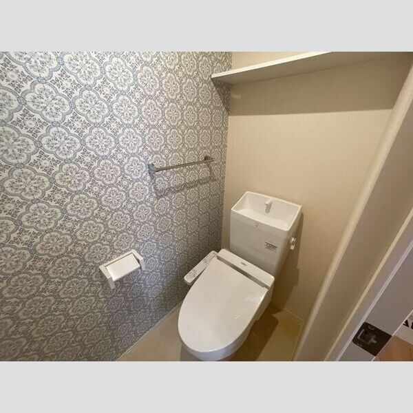 トイレ (温水洗浄暖房便座)