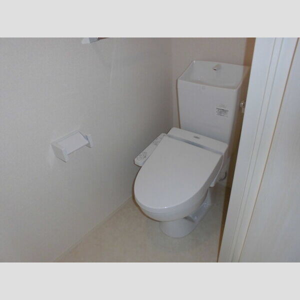 トイレ (トイレ)