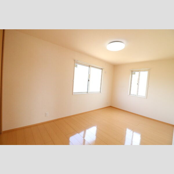 その他 (北側洋室)