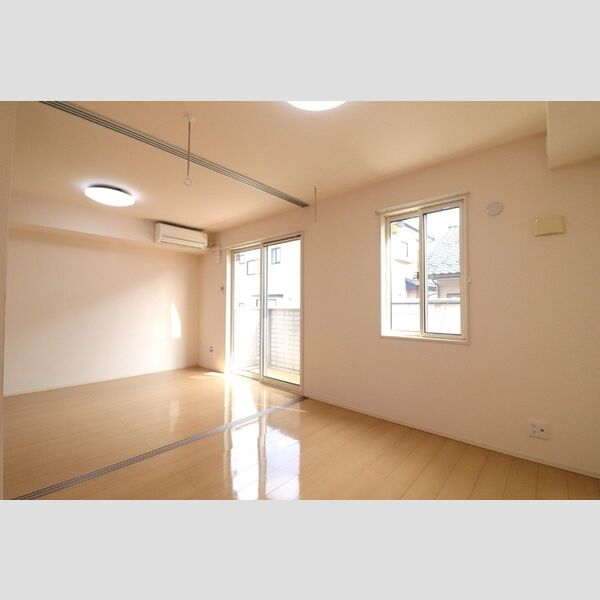 その他 (南側洋室)