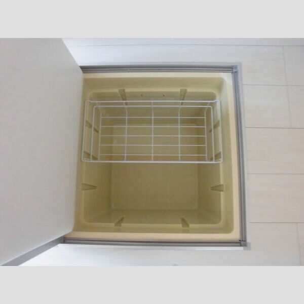 収納 (床下収納)