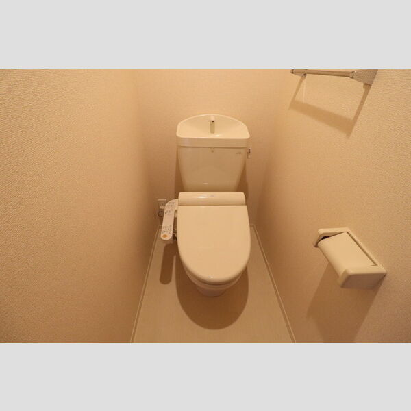 トイレ (トイレ)