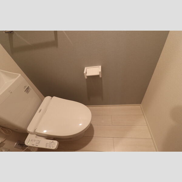 トイレ (トイレ)