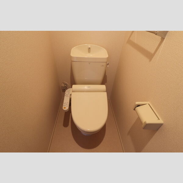 トイレ (トイレ)