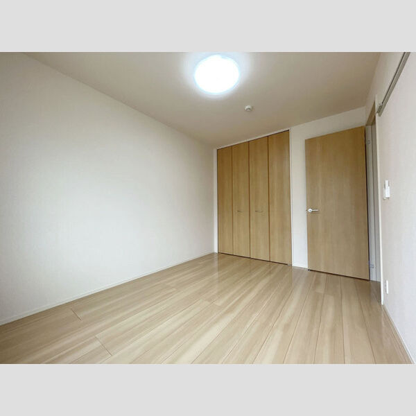 その他 (北側洋室)