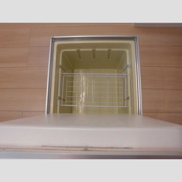 収納 (床下収納)