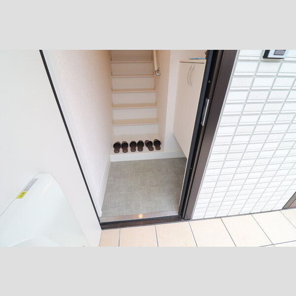 玄関 (玄関)