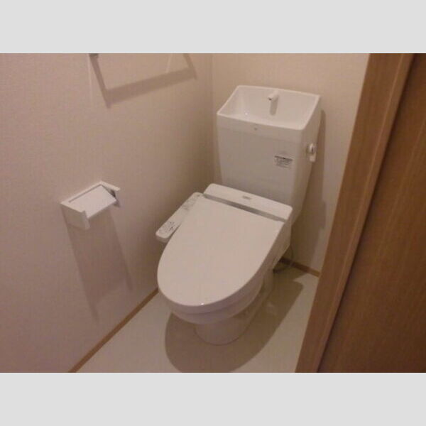 トイレ (トイレ)