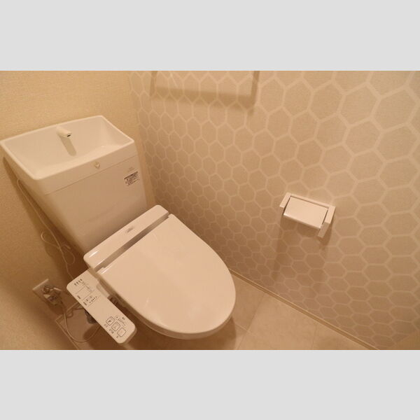 トイレ (トイレ)